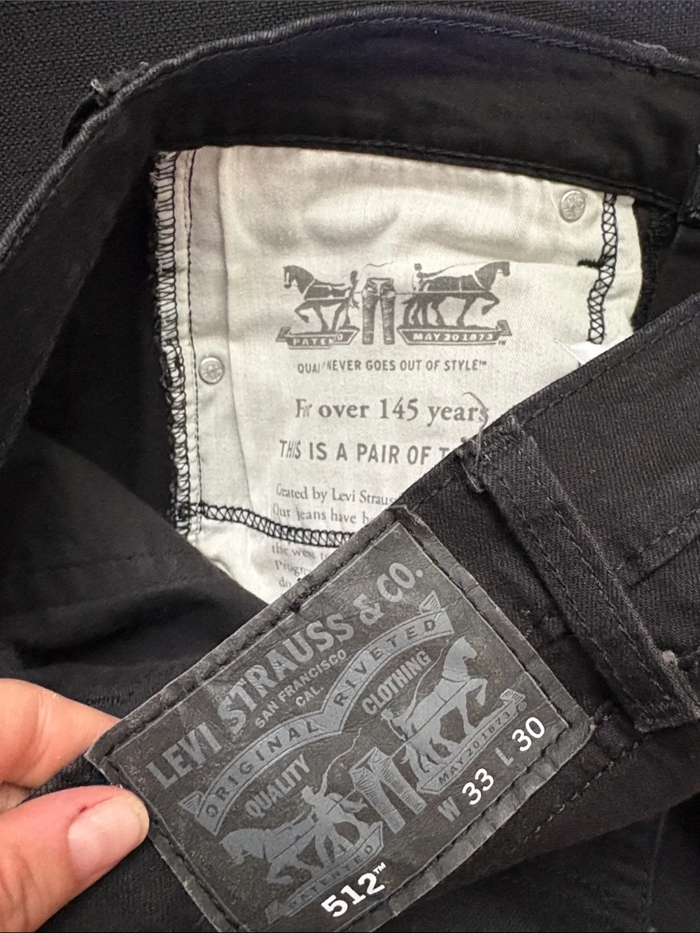 Levis classic black